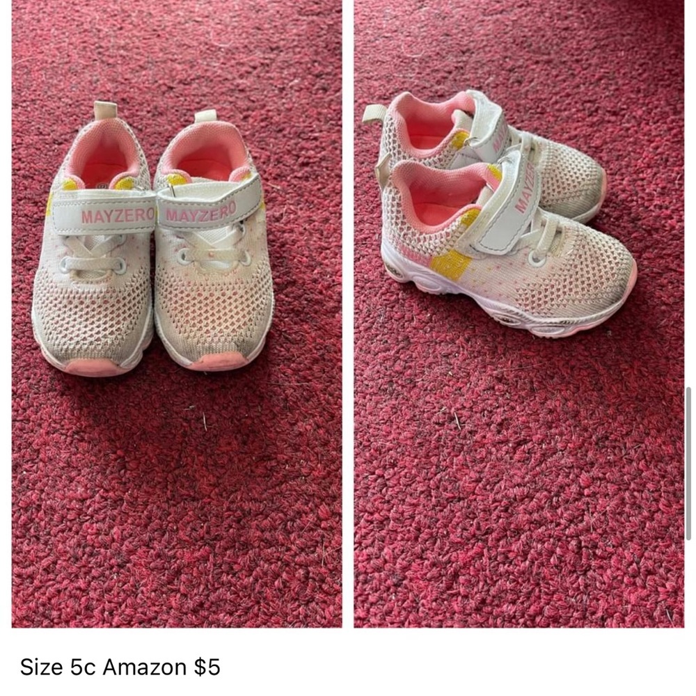 Tennis shoes
